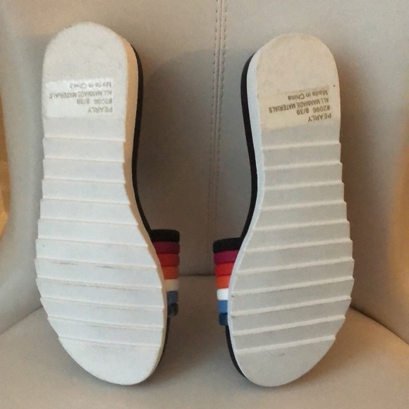 Women’s Slides - Picture 3 of 4